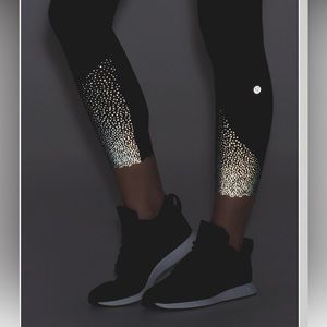 Lululemon Tight Stuff II Leggings 25" Scallop Hem